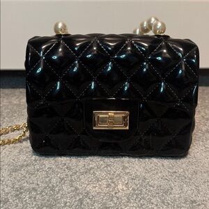 Elegant Black Quilted Handbag